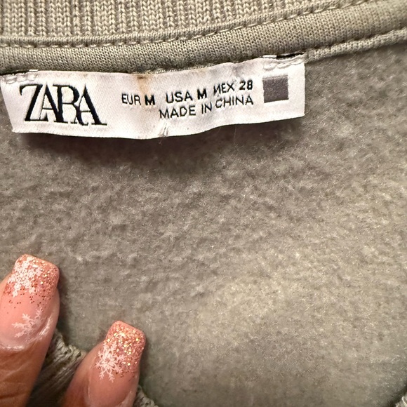 Zara Sleeveless V-Neck Top - Picture 2 of 3